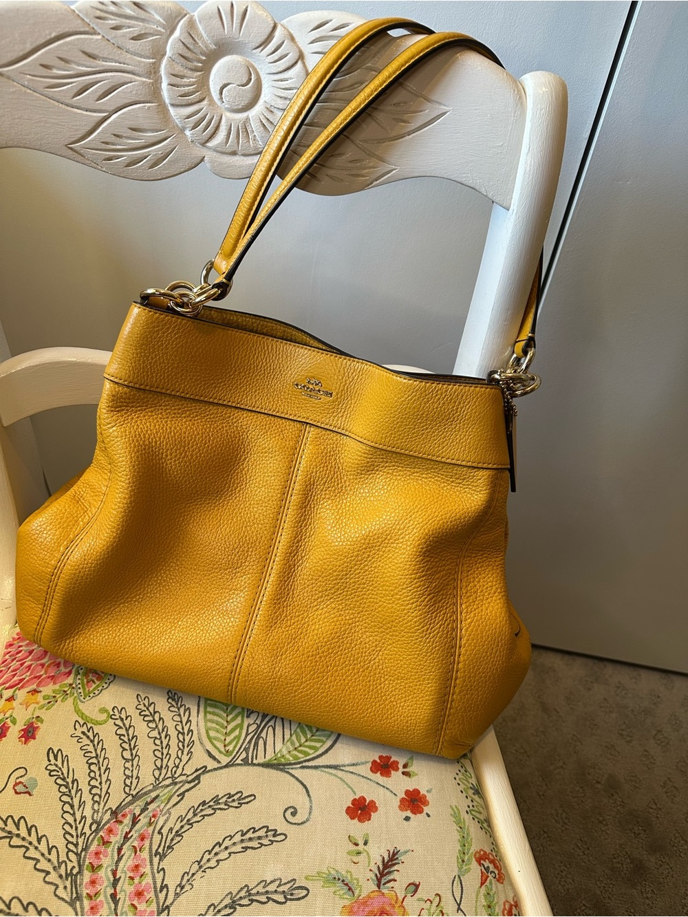Coach Mustard Yellow Pebbled Leather Shoulder Bag with Matching Wallet - Picture 2 of 14